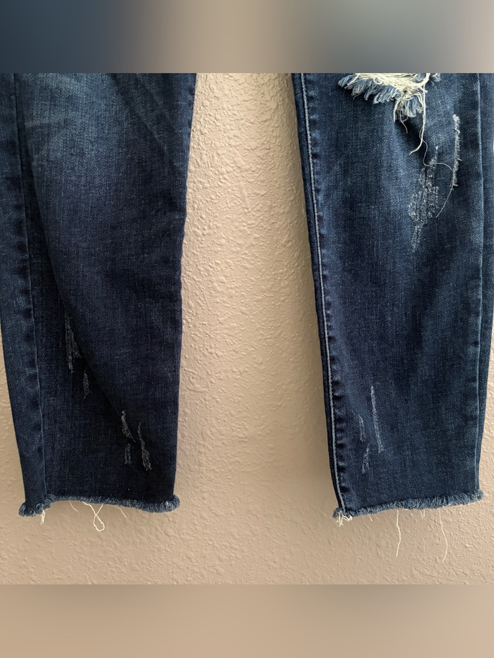 Judy Blue Boyfriend Fit Destructed Raw Hem Jeans 7/28 - Picture 6 of 12